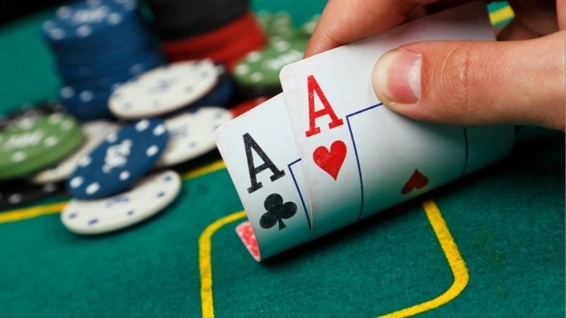 Chiến Thuật Poker - Giữ Chip Hay Tất Tay Đúng Lúc?