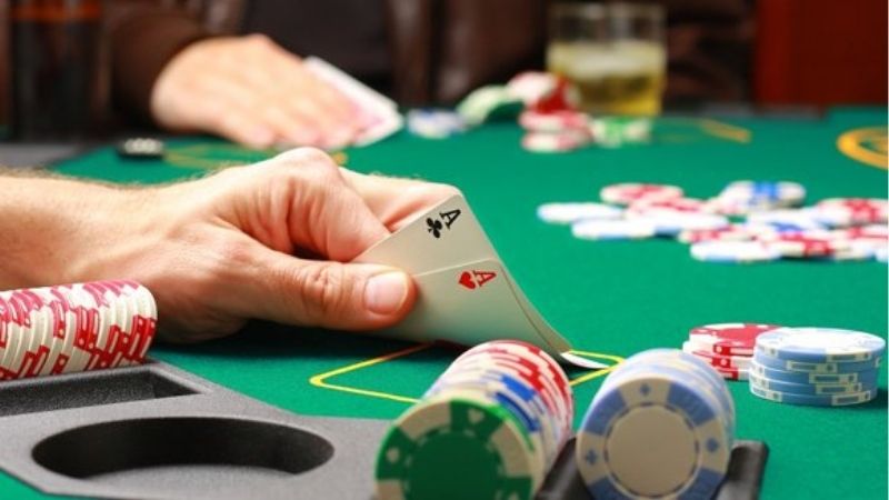 Cù Lũ Trong Poker Là Gì | Tay Bài Ăn Tiền Cực Mạnh?