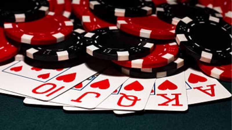 Cù Lũ Trong Poker Là Gì | Tay Bài Ăn Tiền Cực Mạnh?