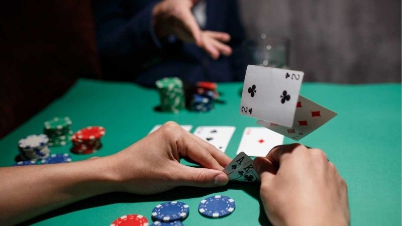 Thùng Trong Poker Là Gì | Vì Sao Cao Thủ Ít Khi Sợ?